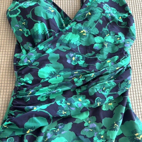 Bathing suit - Picture 2 of 4